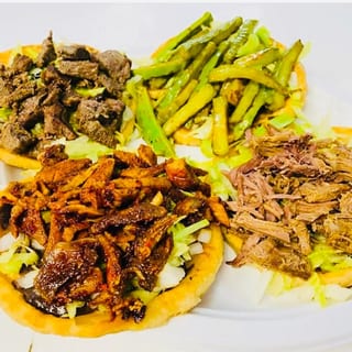 Carne Asada y Nopales (Cactus & Steak) Sope