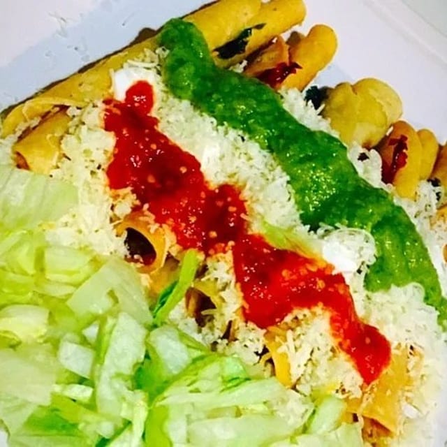Tacos Dorados (4 Crispy Chicken Rolled Taquitos).