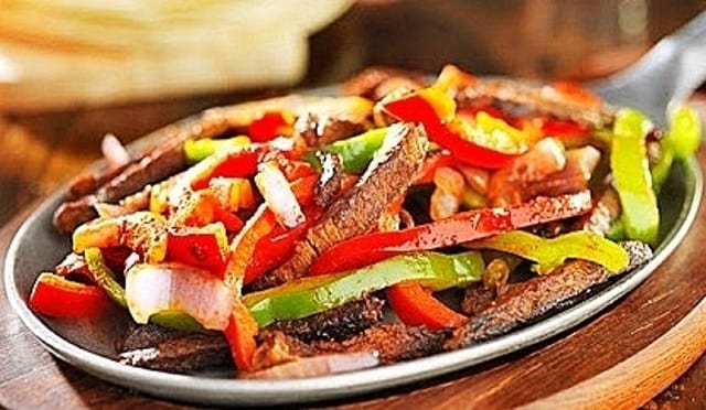 Pollo Asado y Camarones (Chicken & Shrimp) Fajita.
